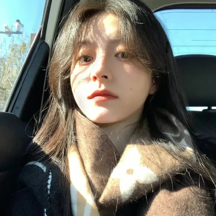 身为悲剧始作俑者的最强邪恶BOSS女王为民竭心尽力